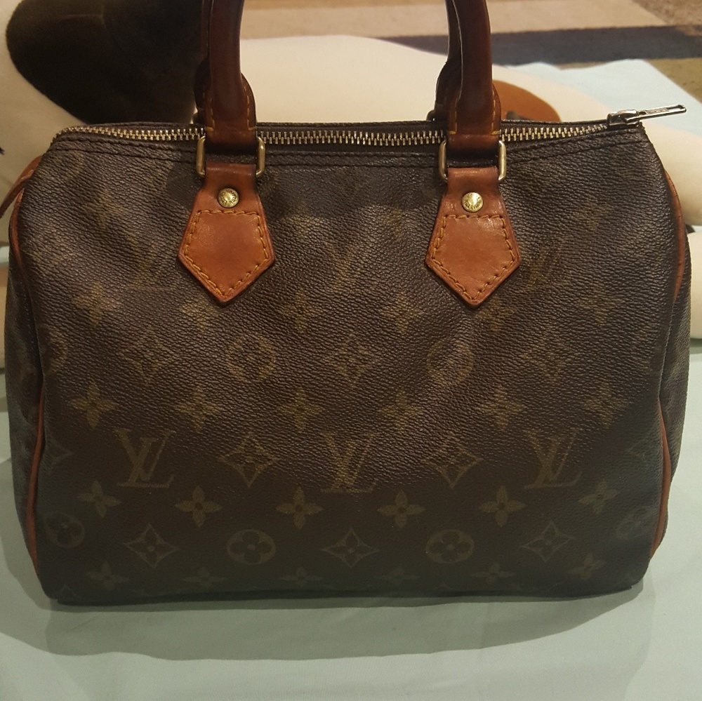 Authentic Louis Vuitton Speedy 25